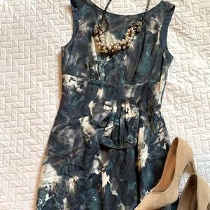 Chic sheath dress with unique color and pattern
